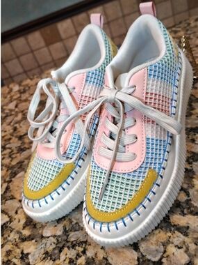 Pastel Multicolor Lace-Up Sneakers in Pink, Yellow & Blue